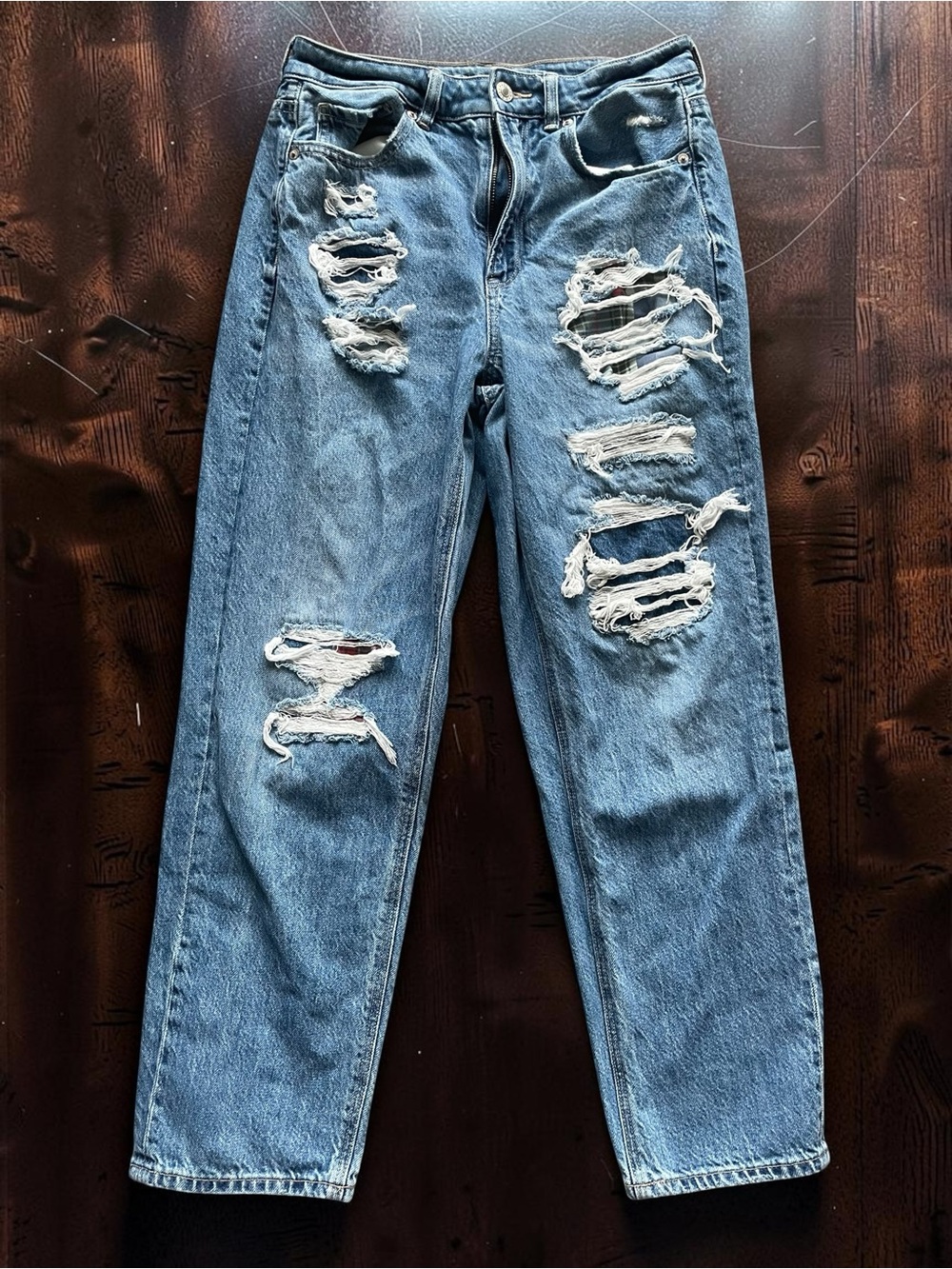 American Eagle Outfitters Women’s Distressed “Mom Straight Jean” Size 8-R